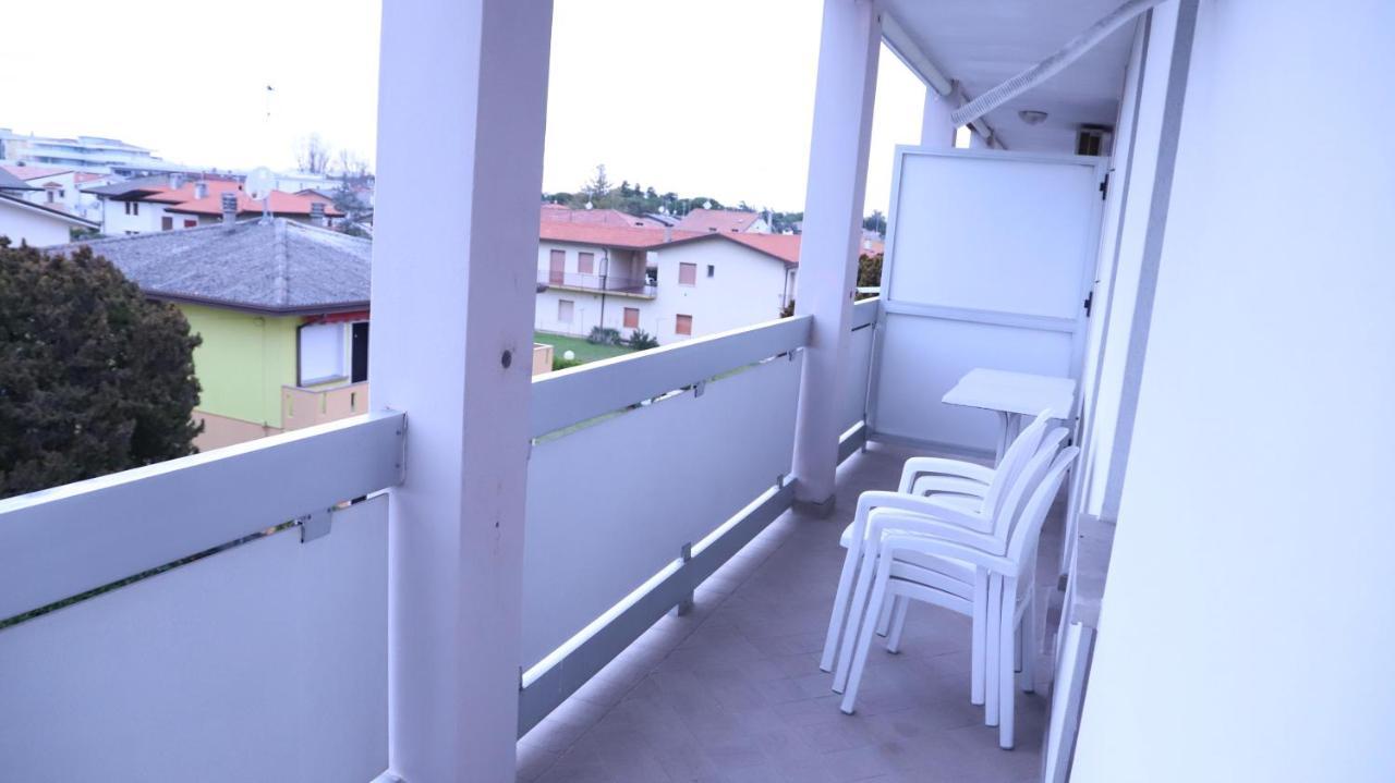 Condominio Quadrangolo-Gemini Bibione Extérieur photo